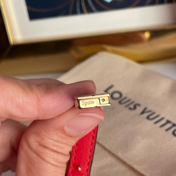 Authentic LOUIS VUITTON LV Circle Reversible Bracelet - Picture 5 of 6
